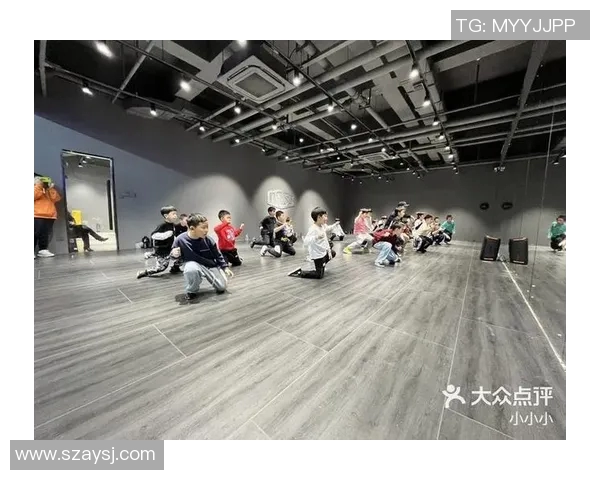 武汉街舞队的奋斗与蜕变：一段激情与梦想交织的街舞纪实之旅